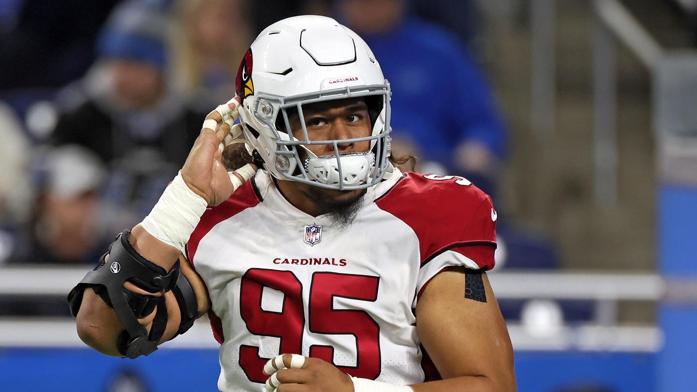 LOOK: Cardinals DT Leki Fotu cooks waffles from scratch for his teammates