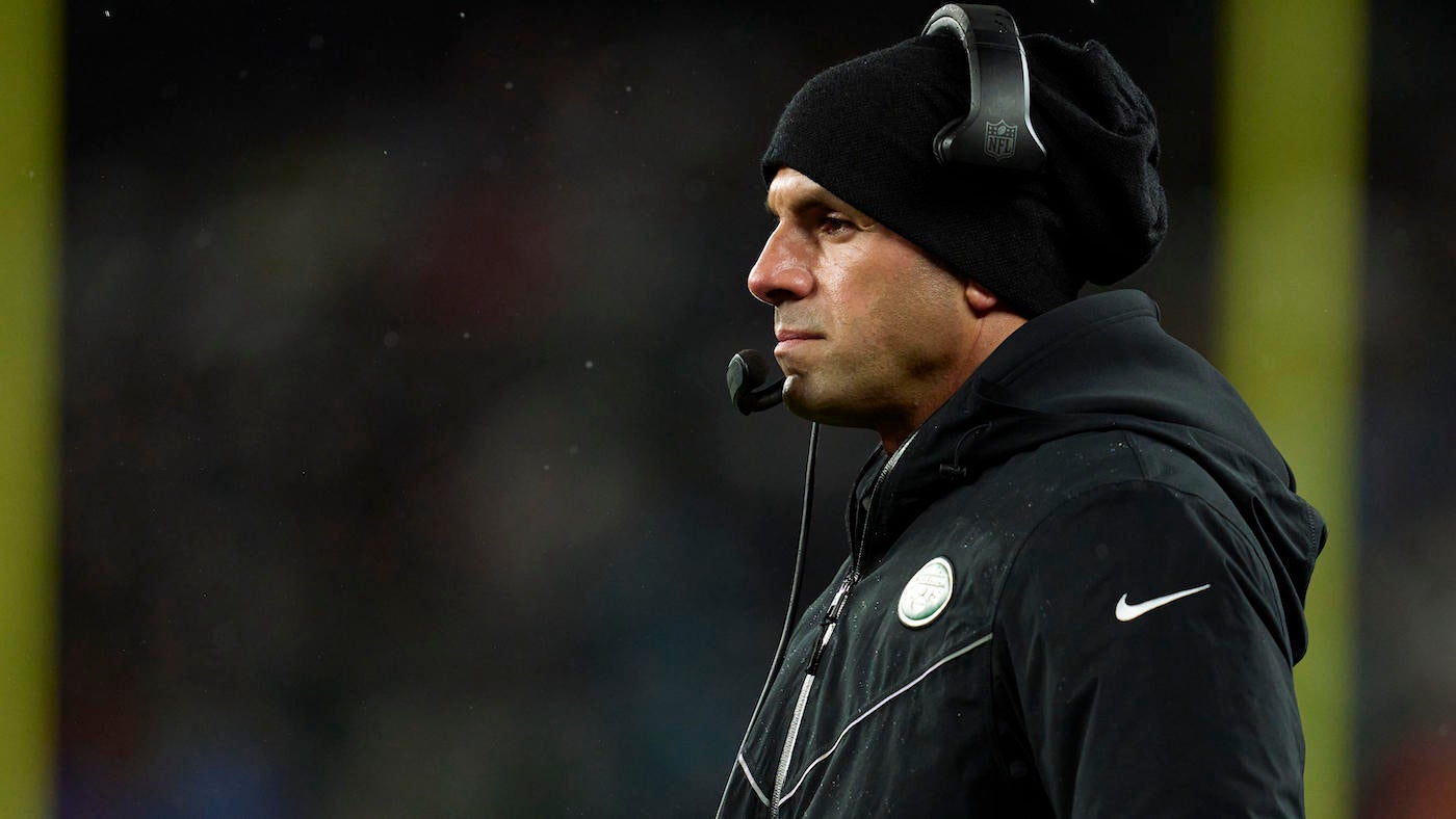 Zach Wilson struggles: QB won't 'blame' fans for boos, Robert Saleh says Jets will figure out situation Monday