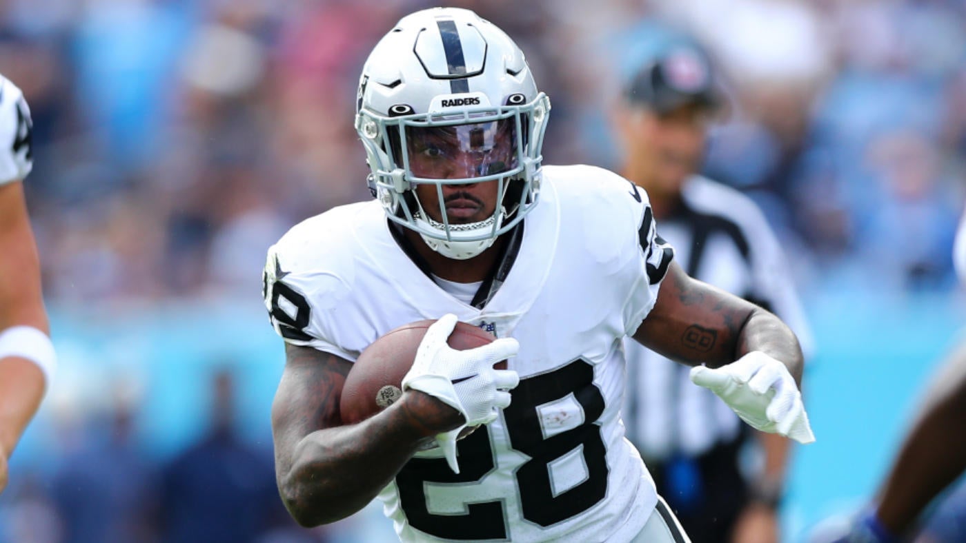 Josh Jacobs' breakout season: How Raiders RB went from not getting option picked up to leading NFL in rushing