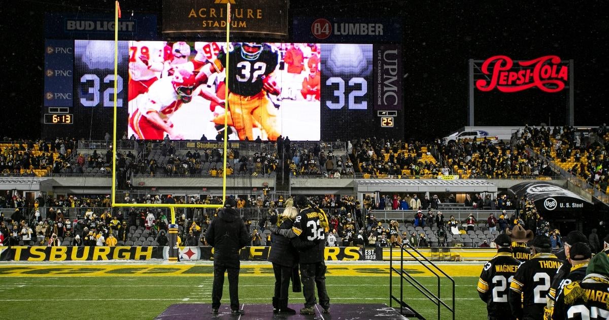 Franco Harris halftime tribute: NFL Network flamed for 'total lack of  class' after cutting away to commercial during ceremony