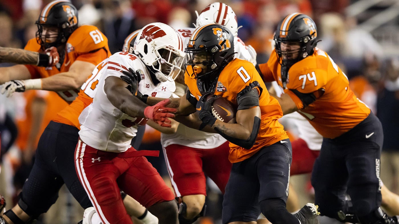 2022 Bowl Games schedule, college football scores, live updates: Wisconsin  holds off Oklahoma State - CBSSports.com