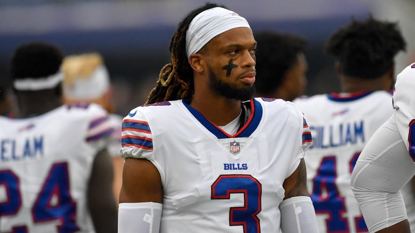 Bills' Damar Hamlin collapses on field vs. Bengals on 'MNF;' Buffalo