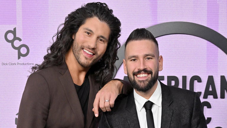 Dan + Shay's Shay Mooney Shows off His Abs in Weight Loss Progress Photo
