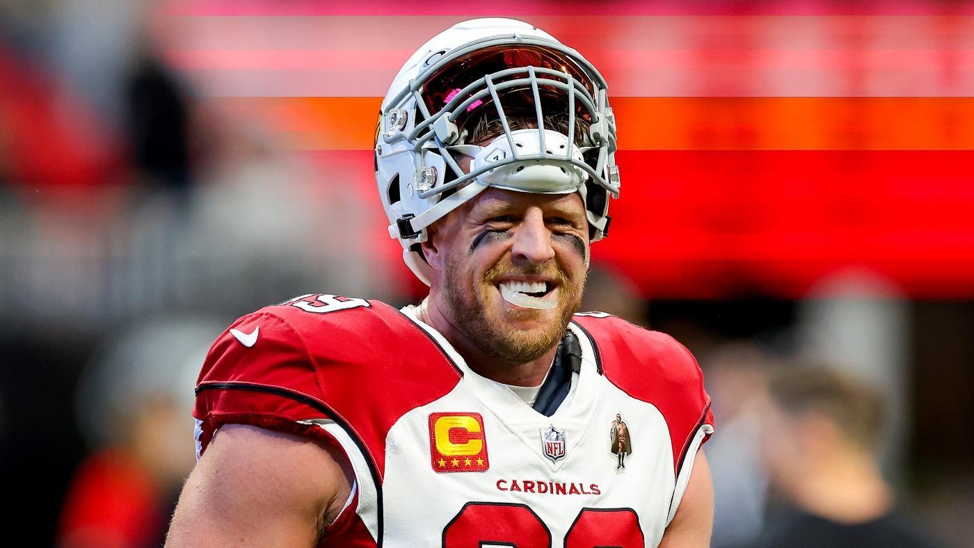 LOOK: Cardinals' J.J. Watt receives taxidermy badger as retirement gift from fan