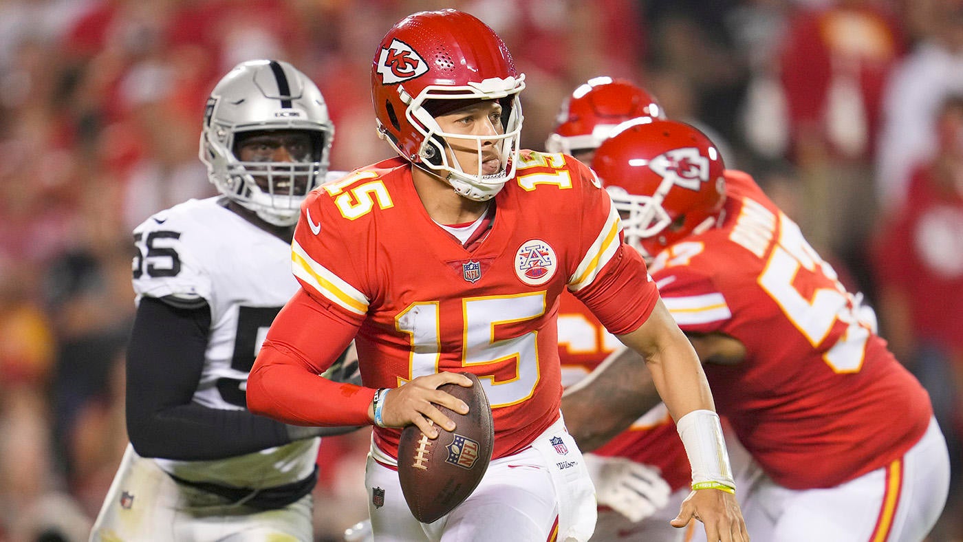 Chiefs vs. Raiders: How to watch, live stream, channel, date, time, pick as Kansas City eyes No. 1 seed thumbnail