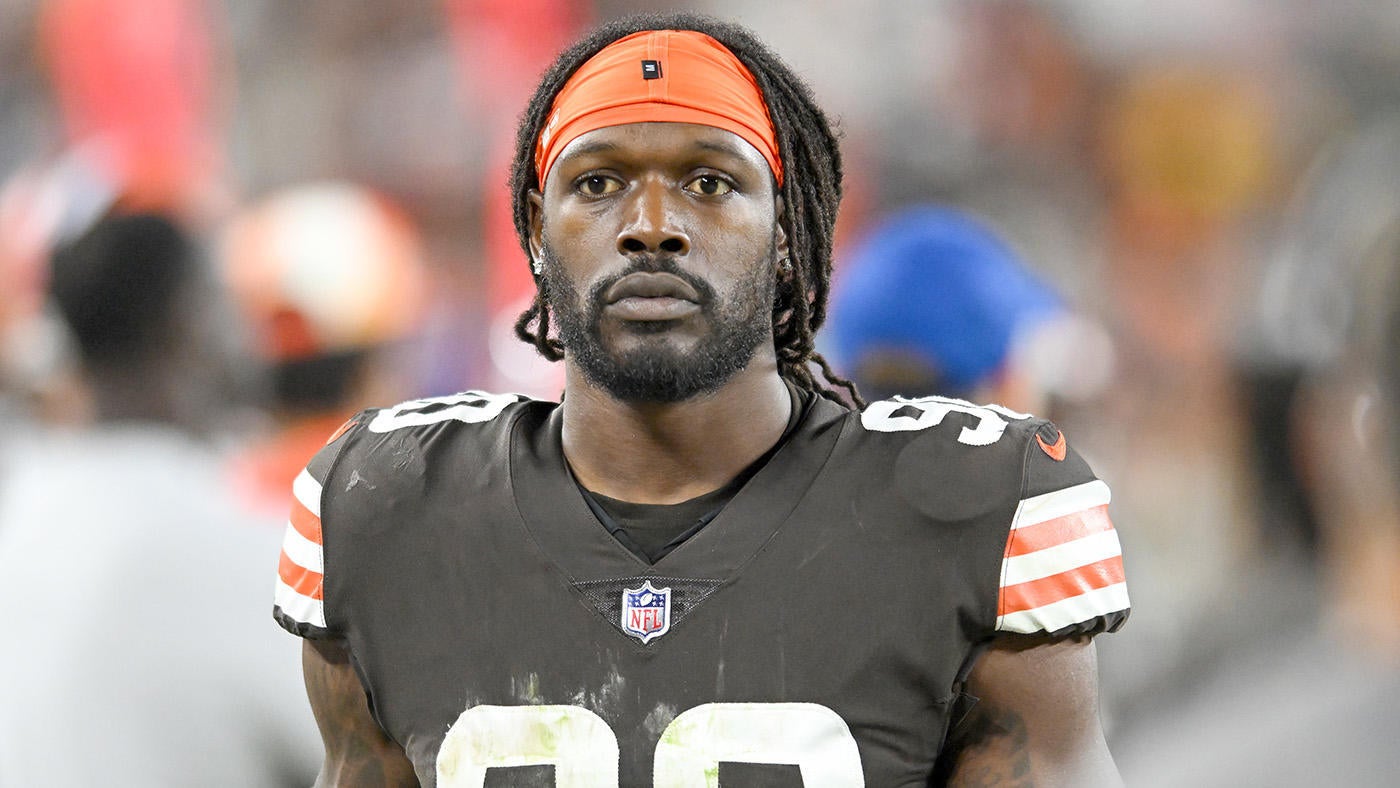 Browns' Jadeveon Clowney sent home one day after criticizing Cleveland's coaching staff, per report