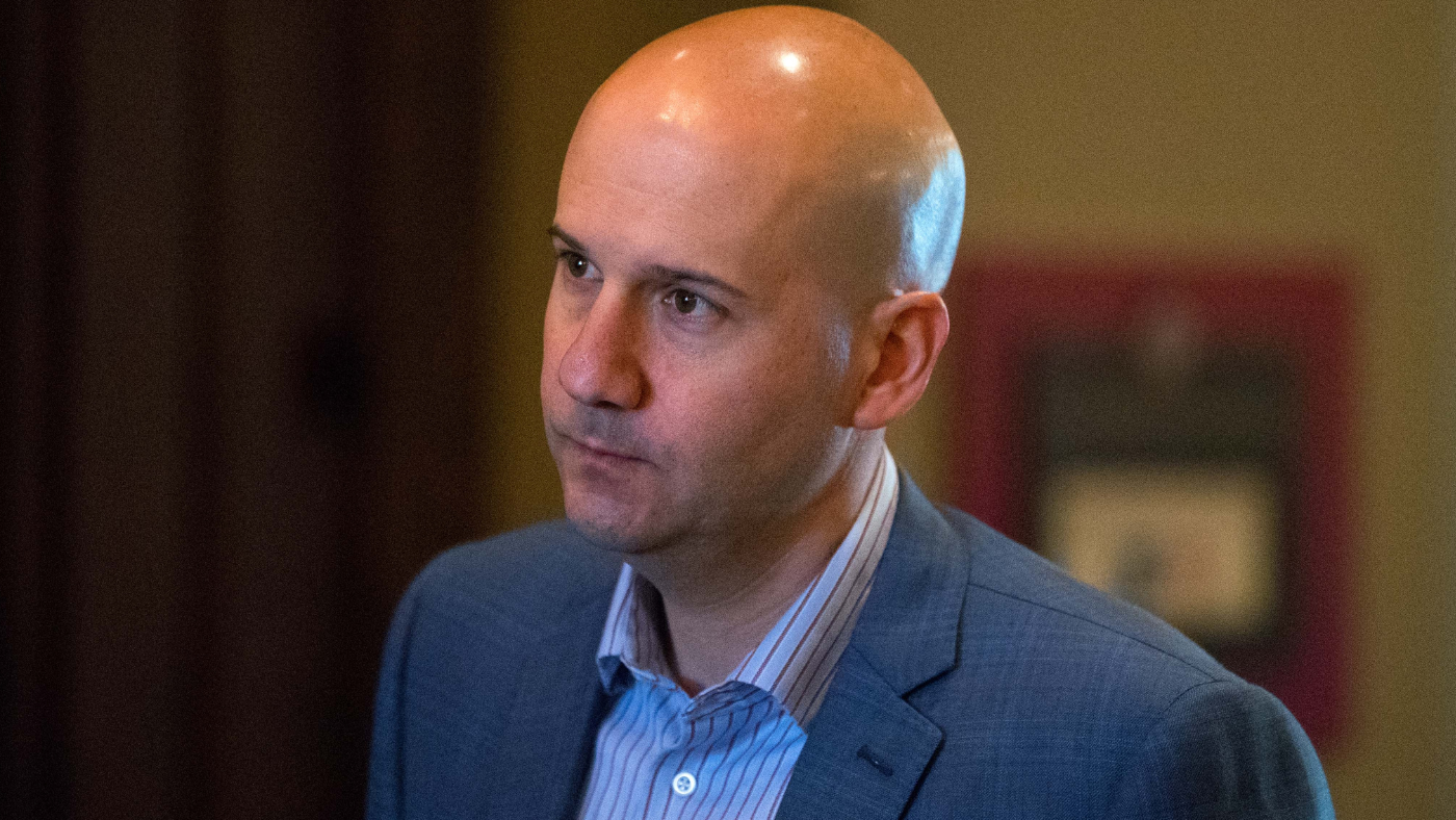 MLB mengembalikan mantan Braves GM John Coppolella dari daftar ‘permanen’ yang tidak memenuhi syarat