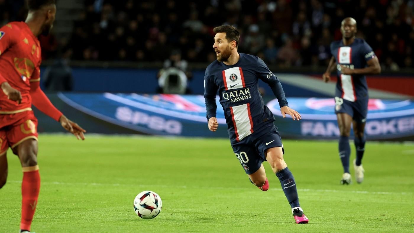 Lionel Messi memainkan pertandingan pertama sejak kemenangan Piala Dunia, mencetak gol saat PSG tanpa Kylian Mbappe mengalahkan Angers