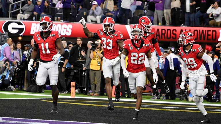 Georgia Players Eat Food on Sideline During Blowout Win Against TCU in National Championship Game