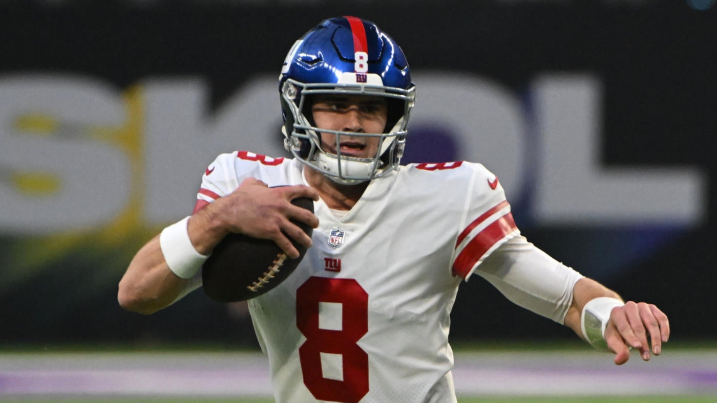 Giants teammate bestows 'elite QB' label upon Daniel Jones after N.Y.'s first playoff win since 2011 season