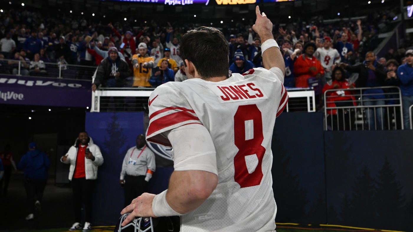 Winners and losers from Super Wild Card Weekend, plus Cowboys-Buccaneers picks, updated playoff schedule