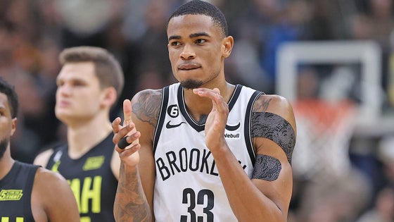 giannis-antetokounmpo-1400-us.jpg