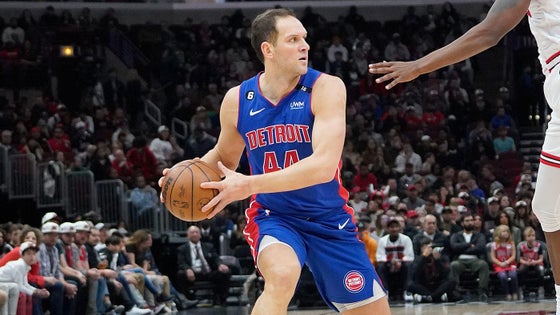 usatsi-19701602-bojan-bogdanovic-pistons-2022-1400.jpg