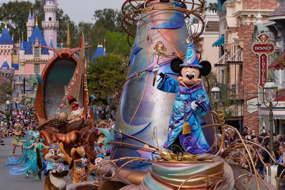 "Magic Happens" Parade Returns to Disneyland Park