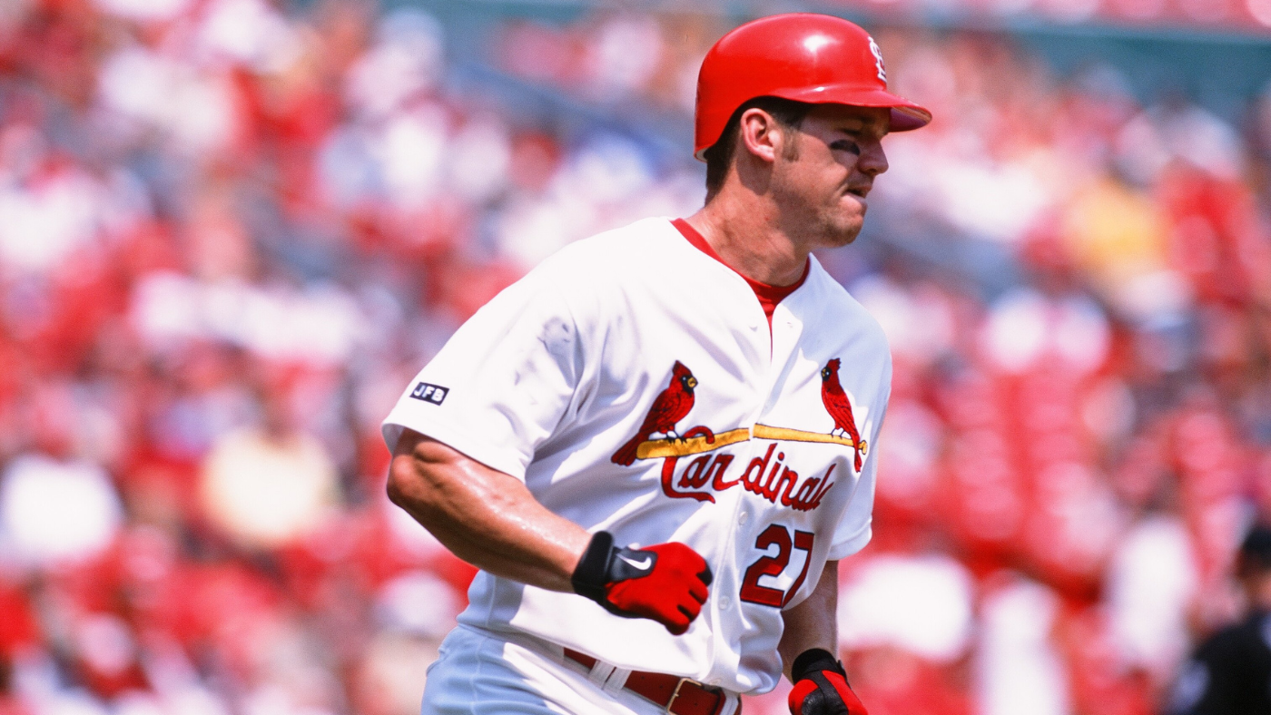 Baseball Hall of Fame 2023: Scott Rolen mengenakan topi Kardinal di atas plakat