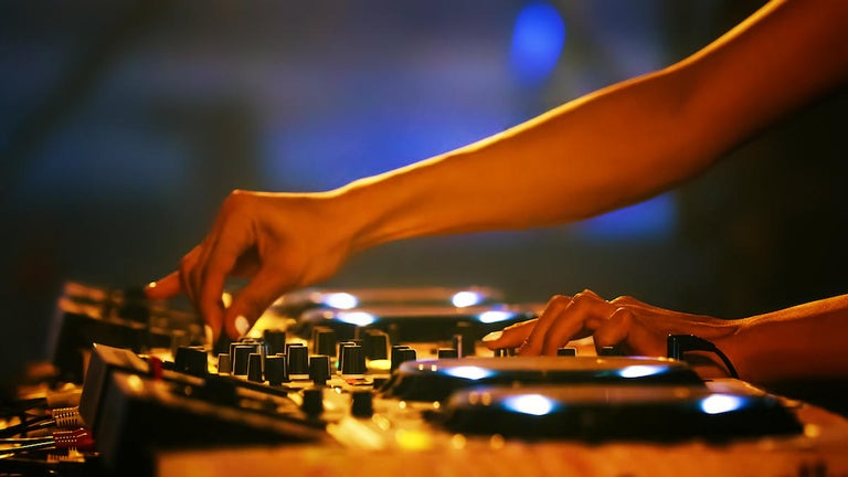 DJ Don Crescendo Dies in Stabbing