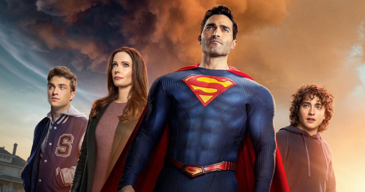 Superman & Lois' Not Canceled Yet Despite DC Movie and TV Overhaul