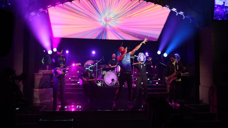 Coldplay Surprises Fans With Classic Song During 'SNL'