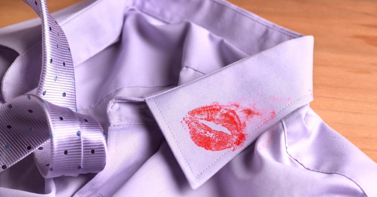 lipstick-on-a-shirt-collar