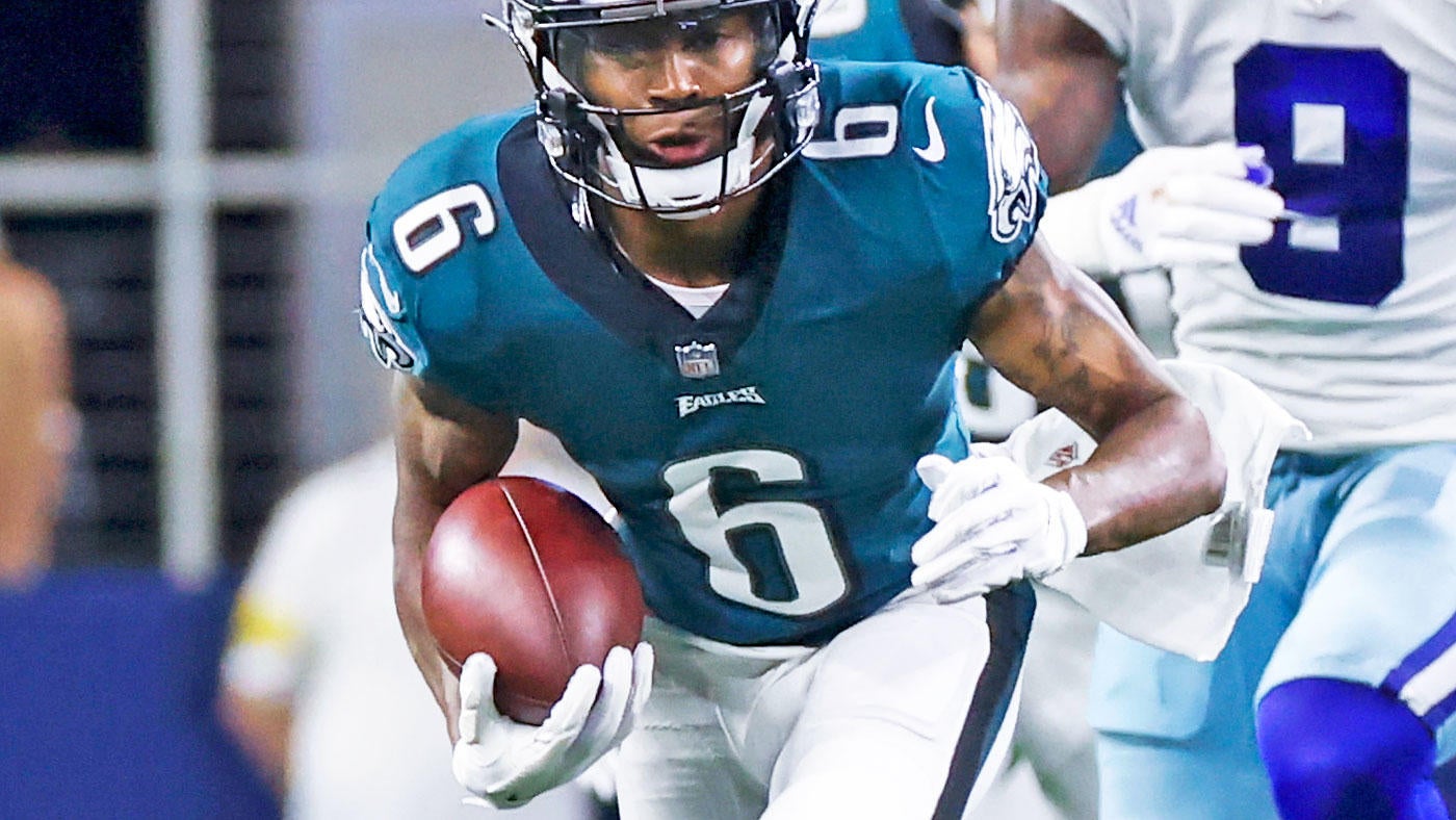 Eagles extend DeVonta Smith on new 3-year deal: WR locked up alongside A.J. Brown with reported $75M extension