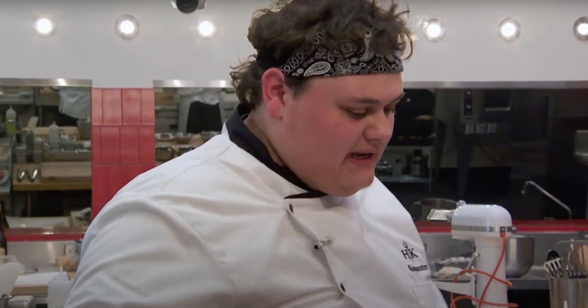 Hell S Kitchen Chefs Battle In Front Of Live Audience In Season   Hells Kitchen Season Finale 