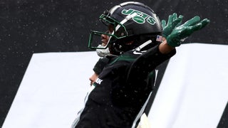 Offensive rookie of the year award winner 2023: Jets WR Garrett Wilson  claims top rookie honors - DraftKings Network