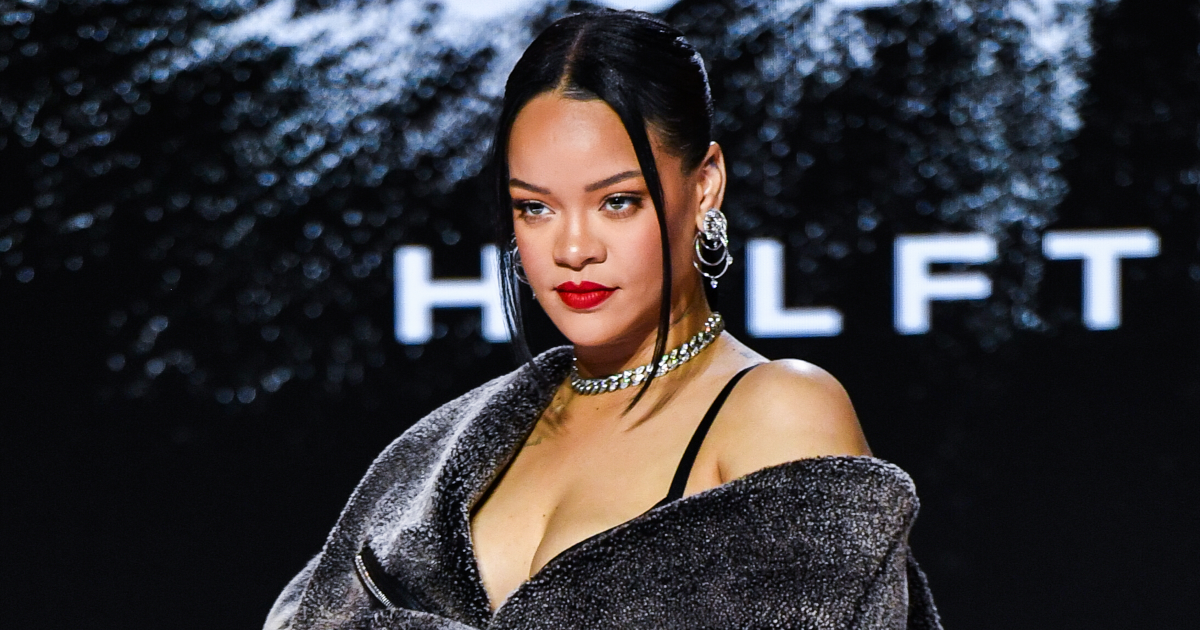 Rihanna Super Bowl Setlist Is On 39th Version, New Music Is 'Weird'