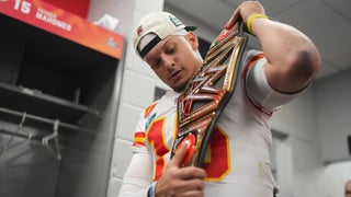 Super Bowl magic: Mahomes, Chiefs beat Eagles 38-35