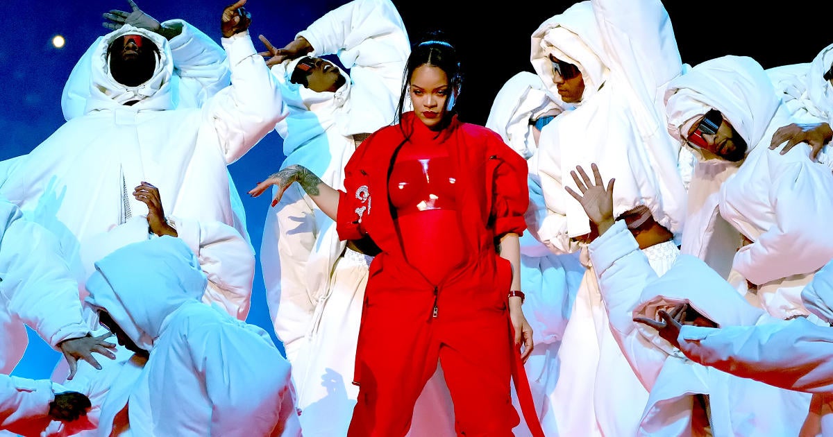 Rihanna's Super Bowl Halftime Show Sends Pearls Clutching and Critics ...