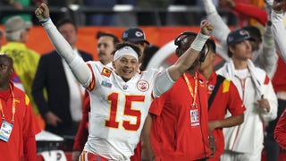 Column: Chiefs, Mahomes overcome injury — but have to do that again to  reach Super Bowl - The San Diego Union-Tribune