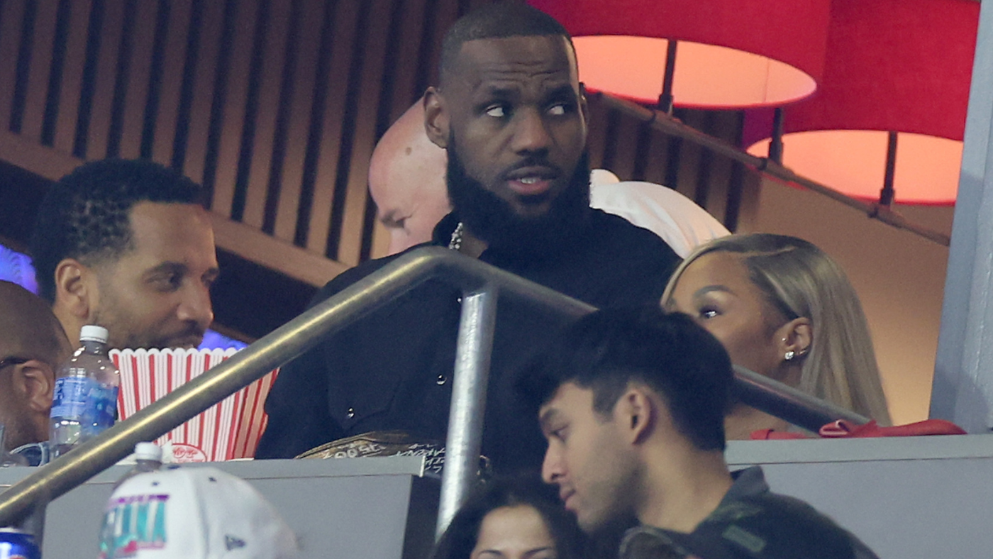 LeBron James targets Super Bowl refs over holding call in latest