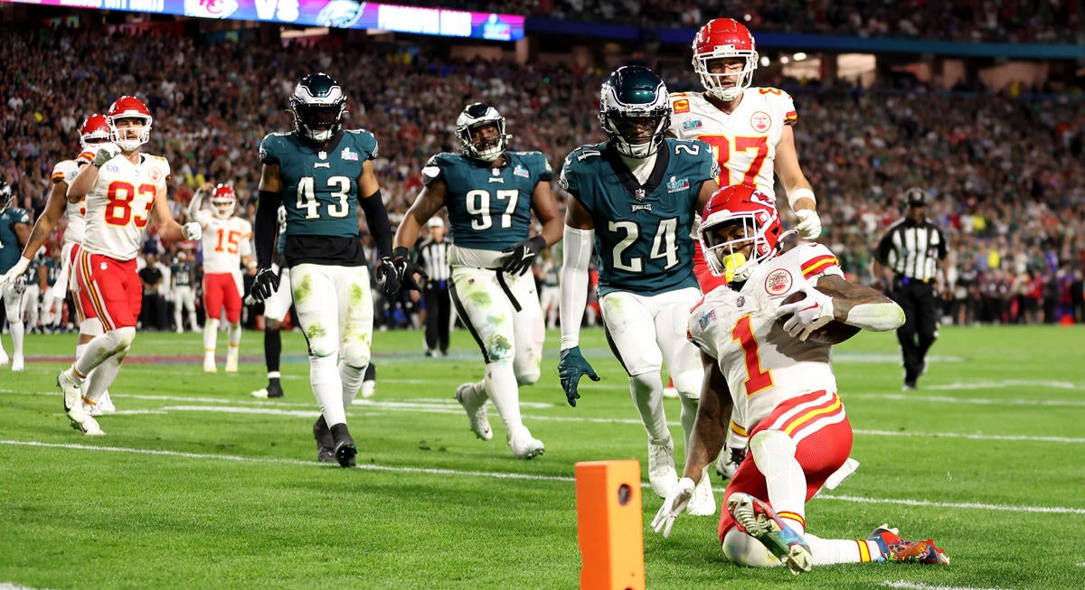 Super Bowl 2023 NFL Fans Livid Over Refs Final Call in Chiefs Win Over