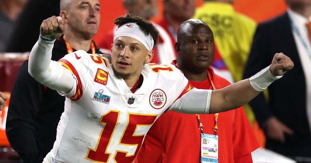 NFL Quarterback & MVP Patrick Mahomes Makes a Play in the Fortnite