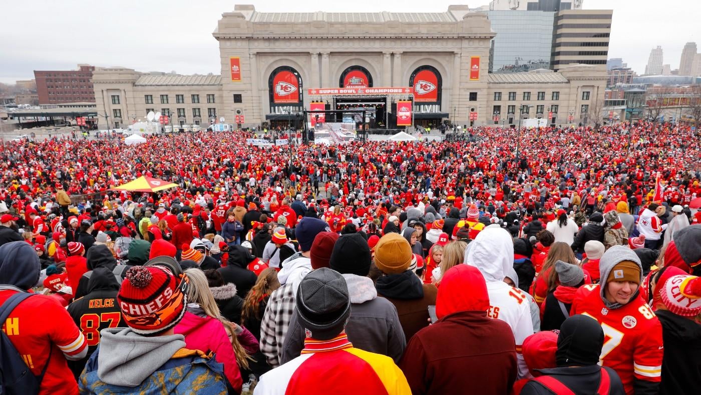 Chiefs Super Bowl parade: Orlando Brown's 'Zero sacks, put it on a f---ing T-shirt' comment becomes reality
