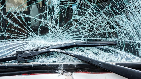 broken-windshield-car-crash-getty-images