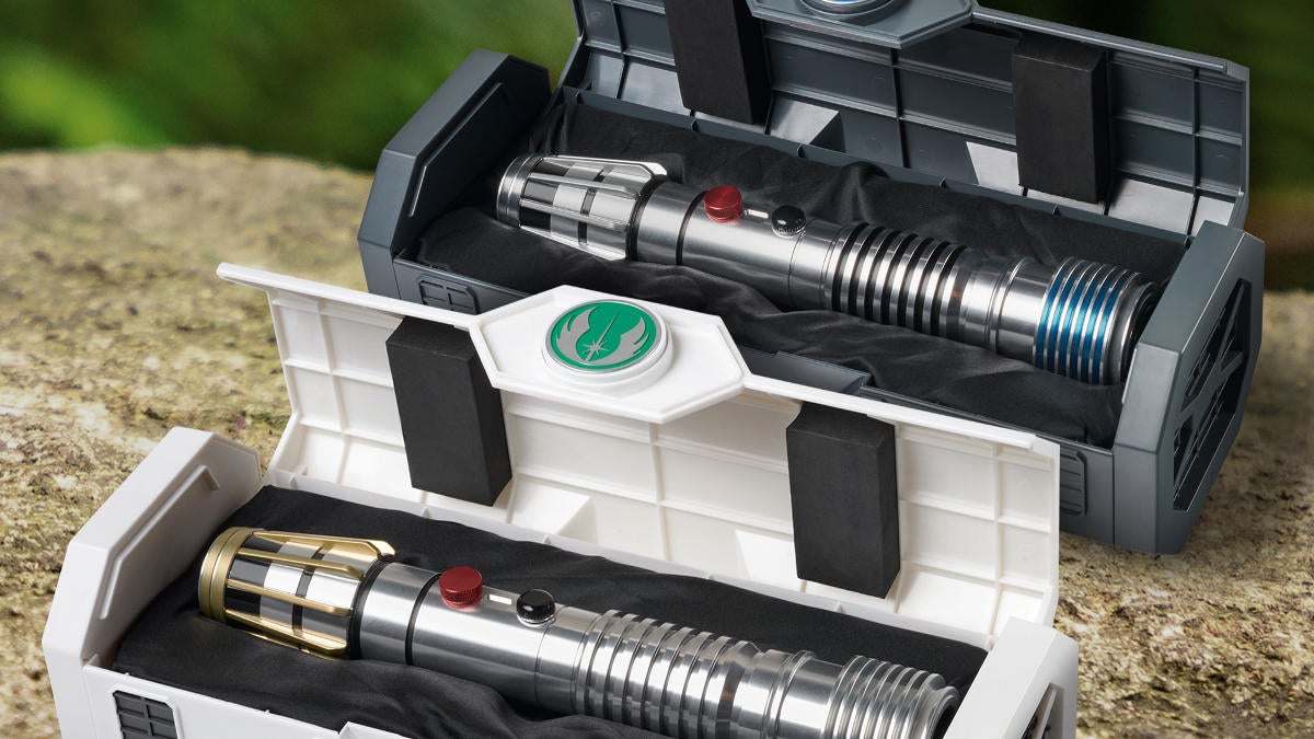 Star Wars Galaxy's Edge Luminara and Plo Koon Lightsaber Hilts Are On