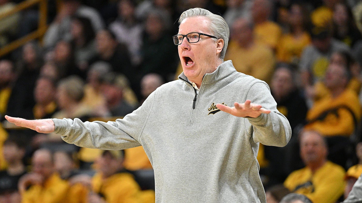 
                        Iowa pulls off miraculous comeback win over Michigan State as Fran McCaffery awkwardly stares down referee
                    