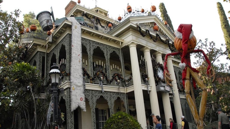 Disneyland Makes Curious Change to Haunted Mansion That Has Fans Buzzing