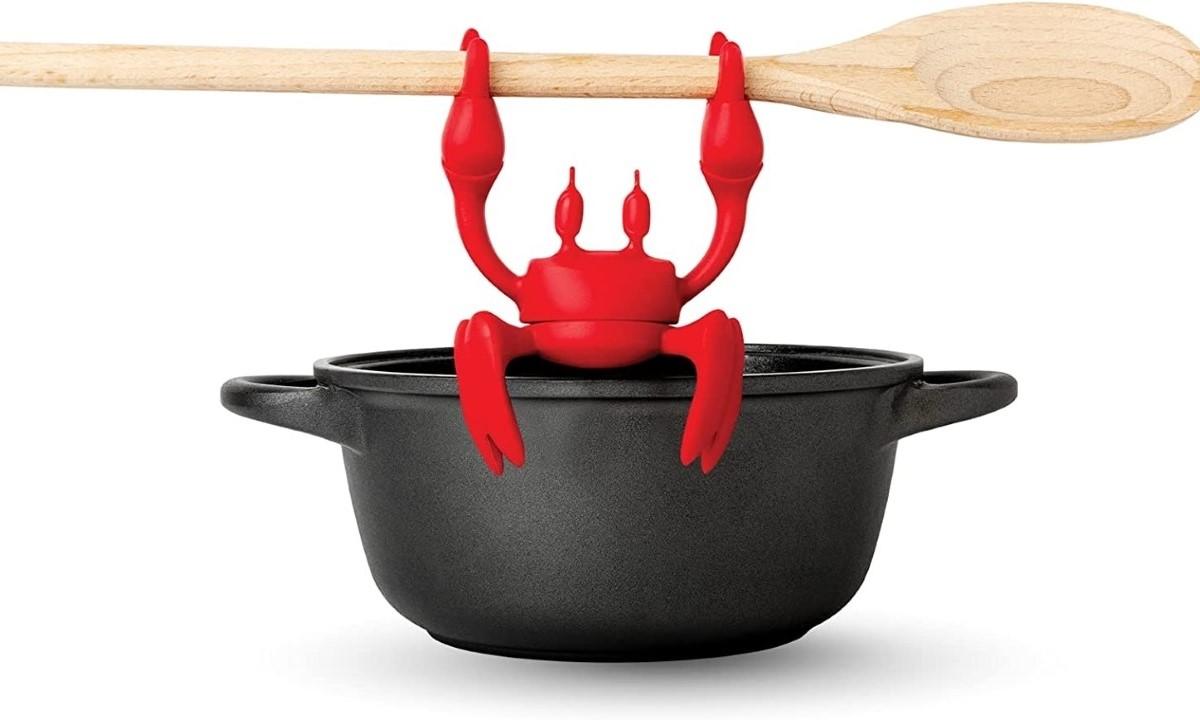 weird-amazon-crab-utensil-rest.jpg