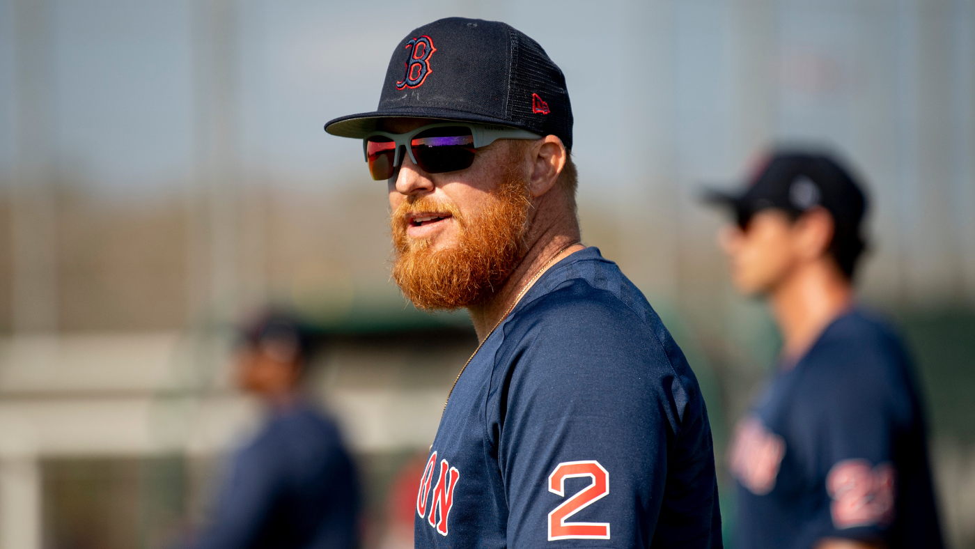 Justin Turner hit in head by pitch: Red Sox infielder leaves spring training game bleeding from face after HBP