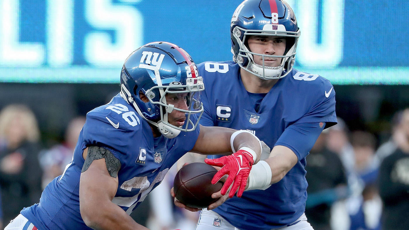 Daniel Jones, Giants reach 4-year, $160M deal, Saquon Barkley gets franchise tagged