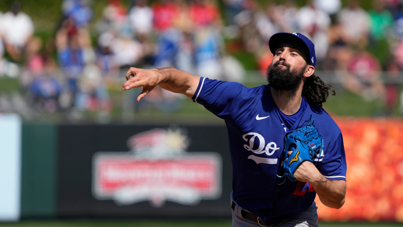 Cedera Tony Gonsolin: Dodgers starter mengambil ‘proses lambat’ setelah keseleo pergelangan kaki, Hari Pembukaan dipertanyakan