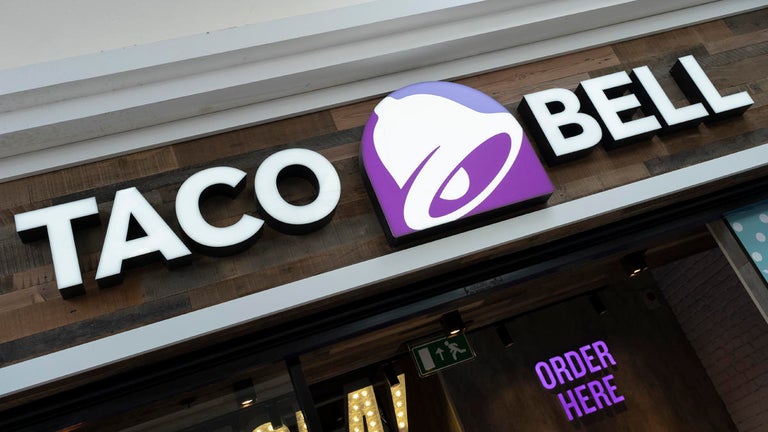 Some Taco Bell Locations Go Cashless, Close Dining Rooms