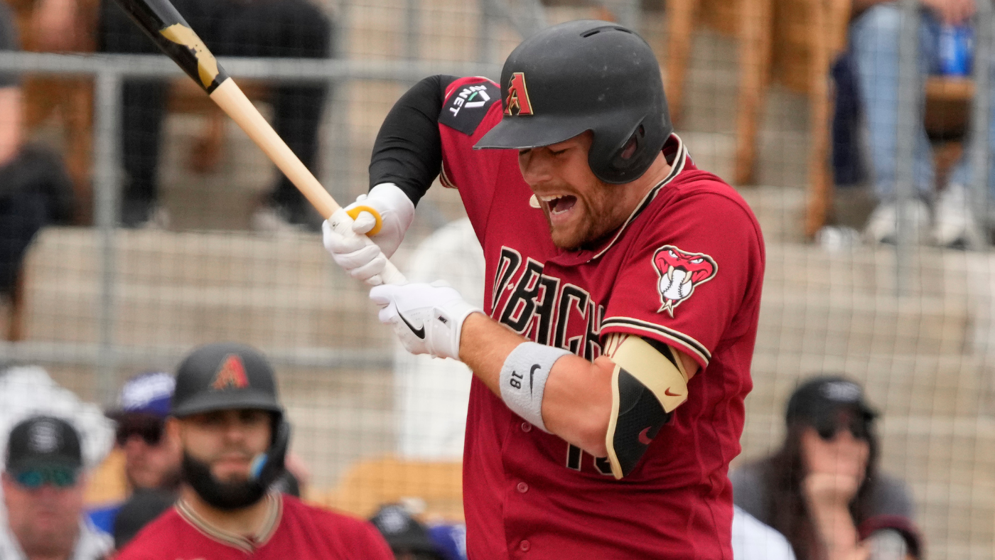 Carson Kelly injury: Diamondbacks catcher suffers fractured forearm after spring training hit-by-pitch