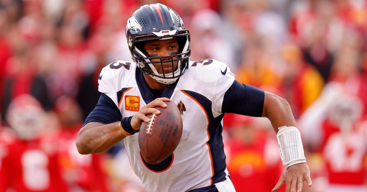 Broncos QB Russell Wilson underwent right knee surgery following