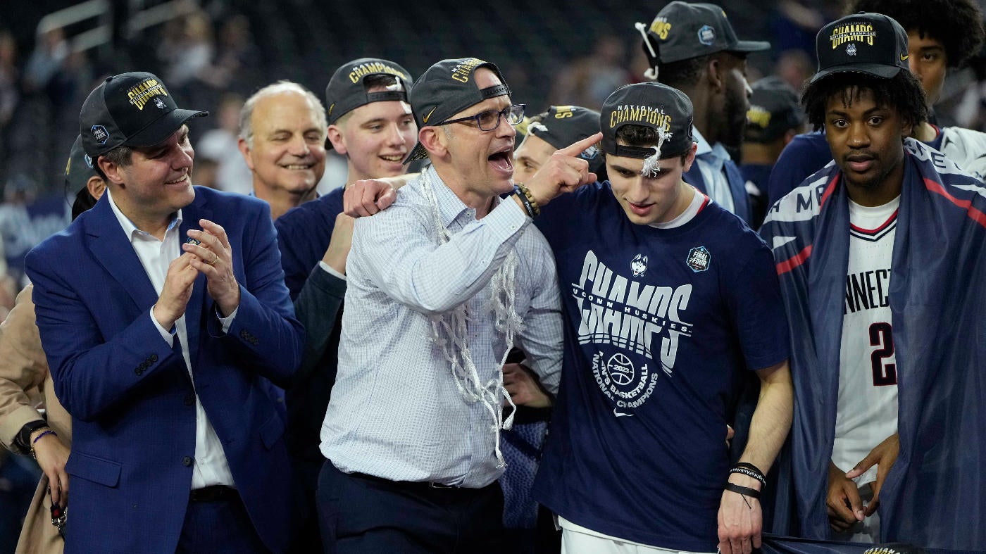 Sekarang elit, UConn bergabung dengan program darah biru bola basket perguruan tinggi setelah memenangkan gelar Turnamen NCAA kelimanya