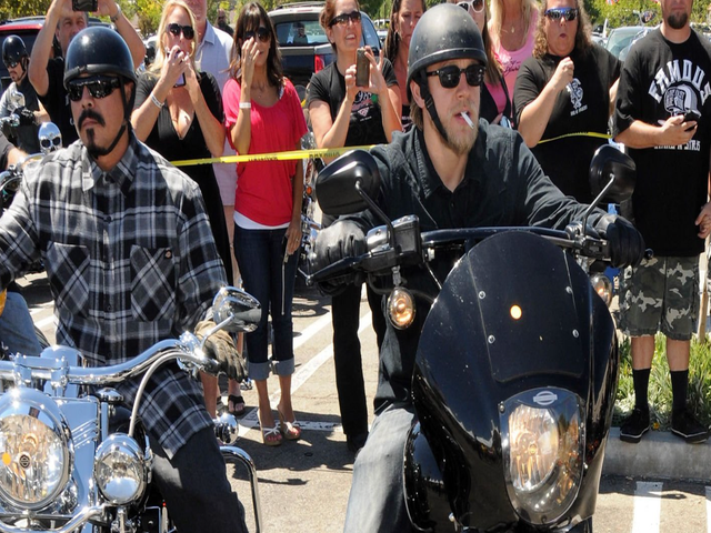 Charlie Hunnam Reunites With 'Sons of Anarchy' Co-Star Emilio Rivera