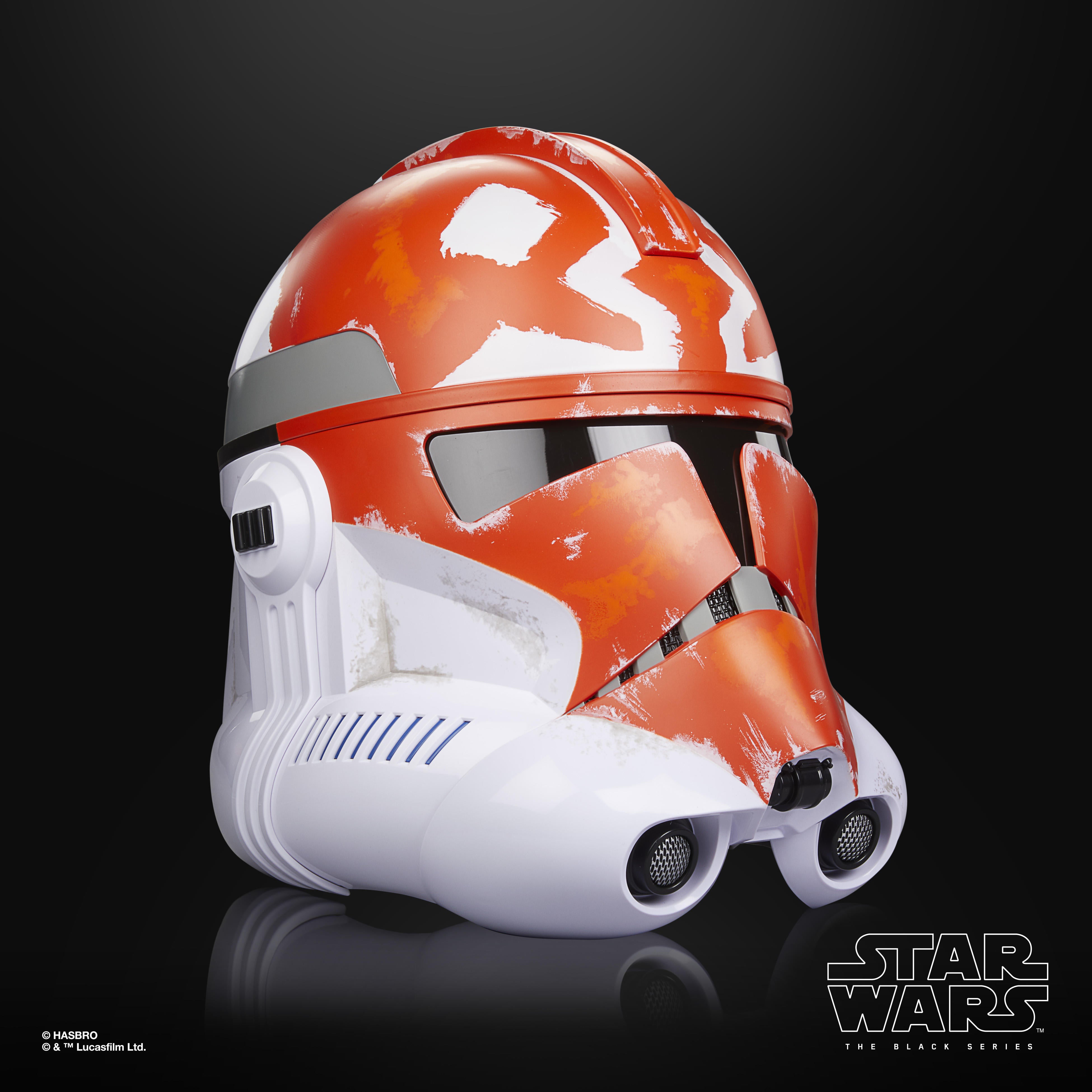star-wars-the-black-series-ahsokas-clone-trooper-premium-electronic-helmet-9.jpg