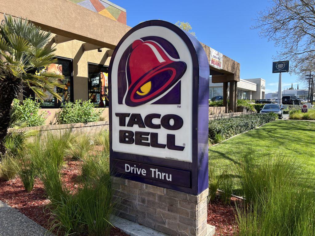 Taco Bell Drive-Thru