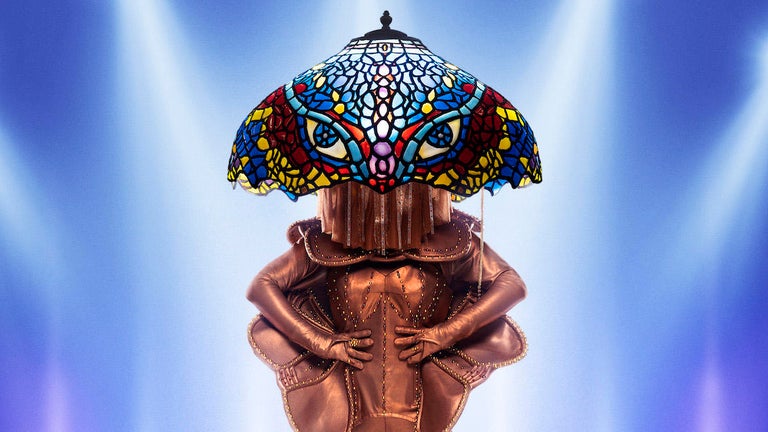 'The Masked Singer' Unmasks Lamp as a Beloved '90s Sitcom Star
